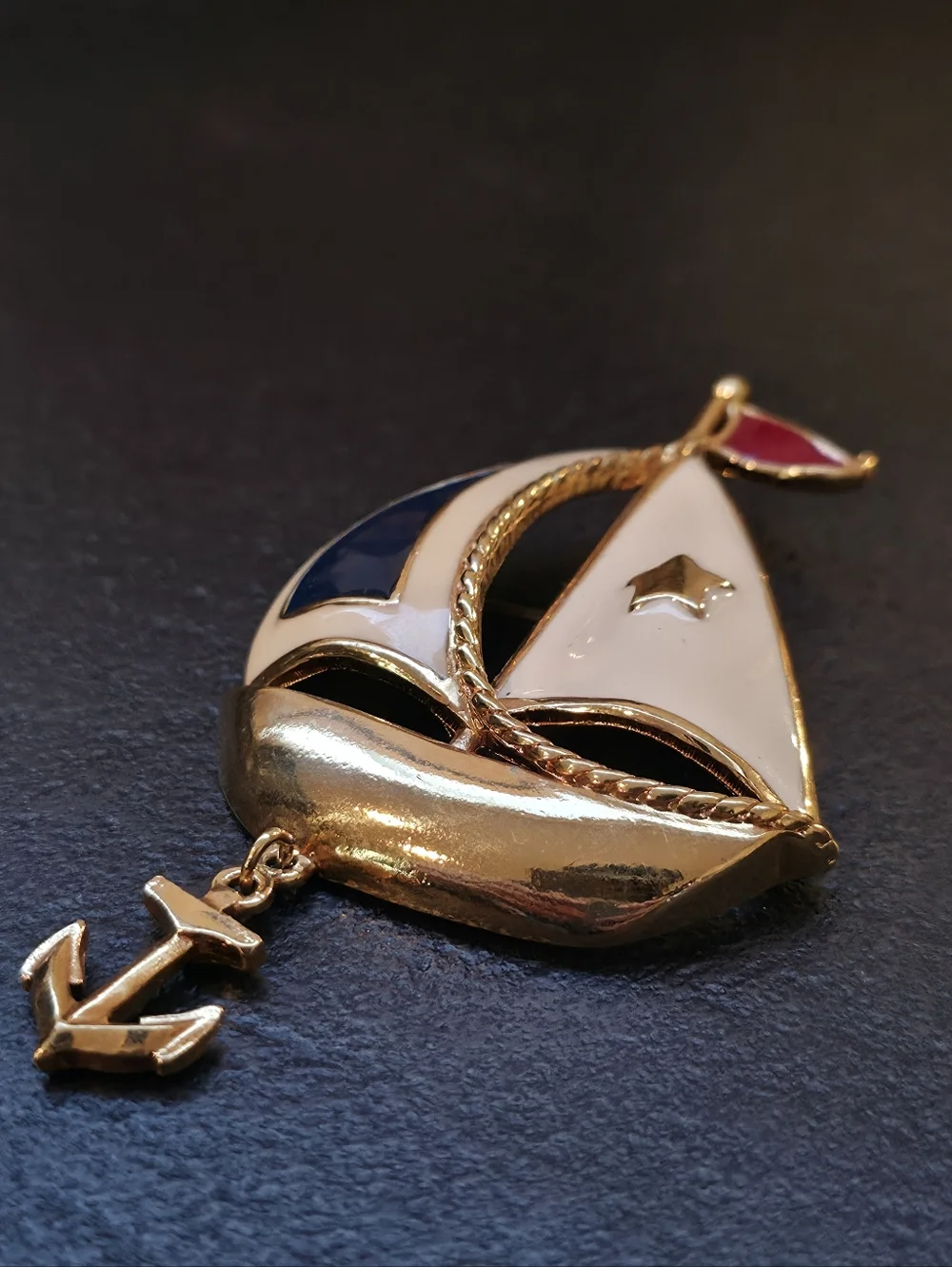 Vintage Avon Sailboat Brooch